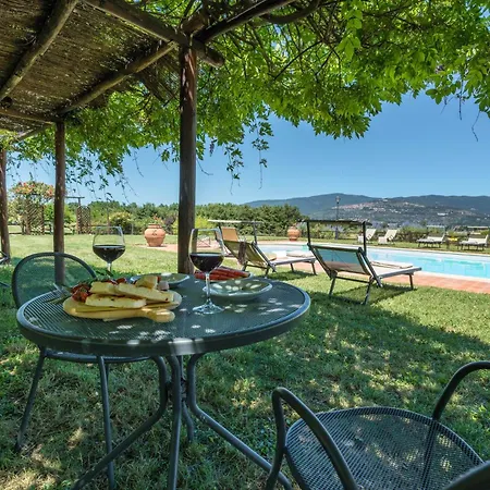 Villa Nonno Fernando 18&4, Emma Cortona